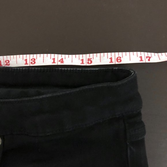 Universal Standard High-Rise Cut-Off Rolled Cuff Bermuda Shorts Black 18 - Picture 5 of 13